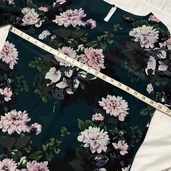 Club Monaco- Size 8 Silk Floral Shift Dress with Bell Sleeves - Picture 12 of 14